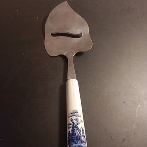 GORGEOUS NEW Delfts 10" Cheese Slicer.